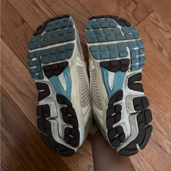 Nike Zoom Vomero 5 sneakers - Picture 8 of 10